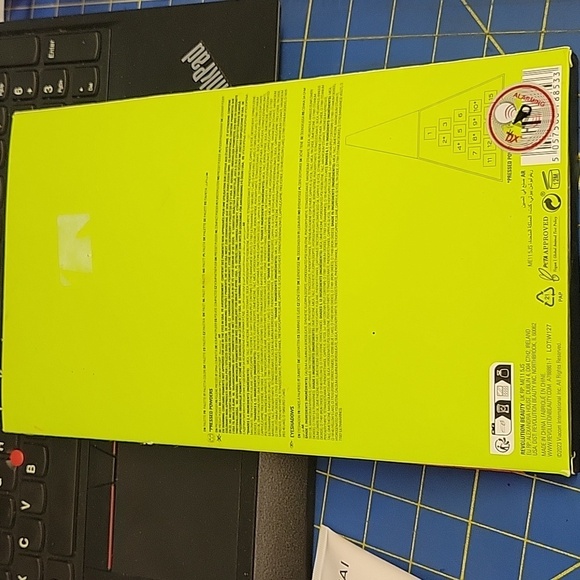 Emily In Paris Revolution City of Love Palette New - Picture 2 of 5